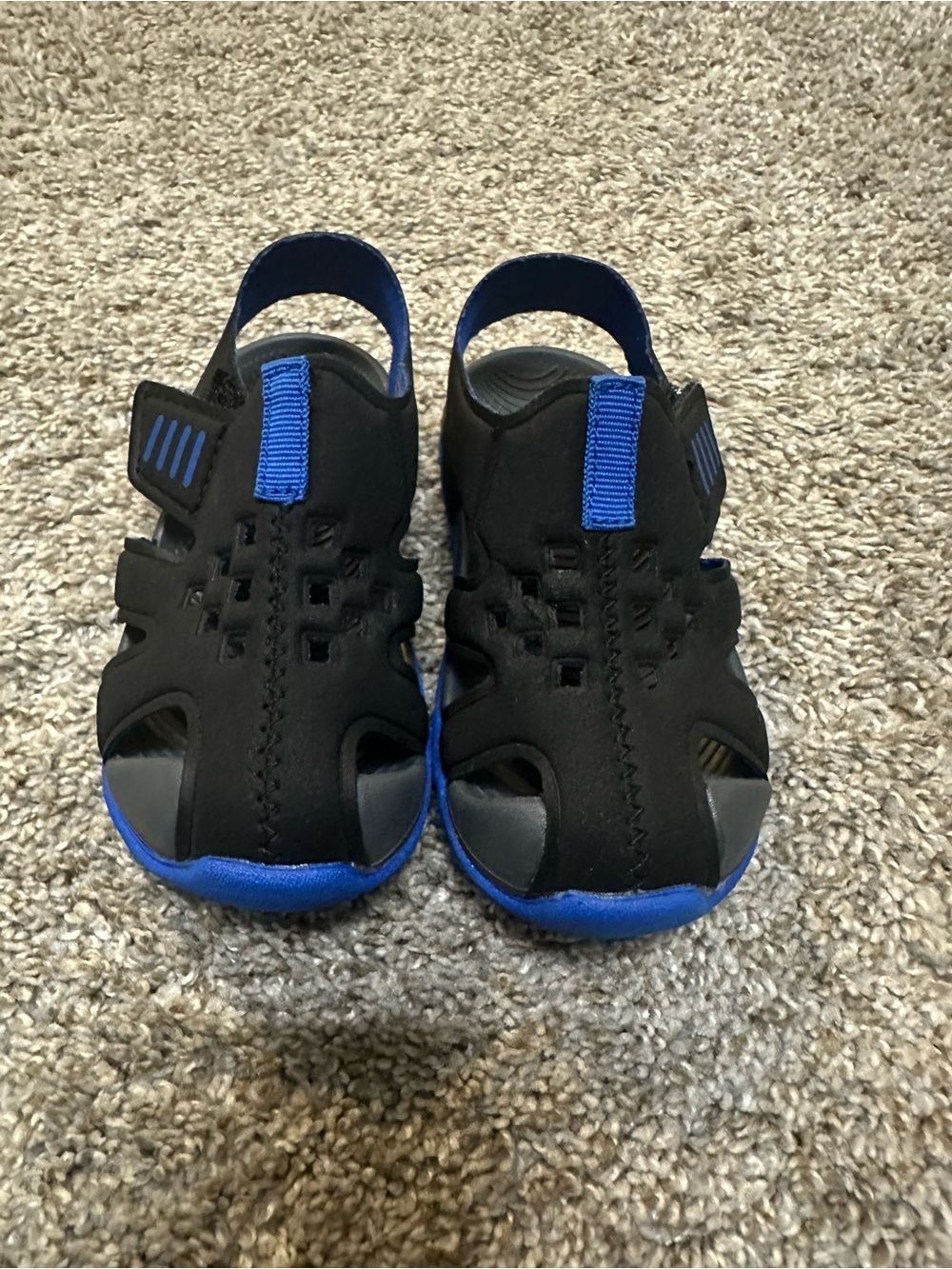 wonder nation Black and Blue Closed-Toe Kids Sandals